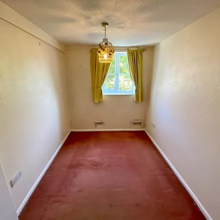 Image 7 - 8 St Andrews, Warmley, BS30 8GJ, United Kingdom - Apartment for rent