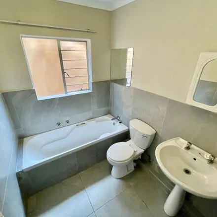 Image 3 - Apiesdoring Street, Sundowner, Randburg, 2169, South Africa - Apartment for rent