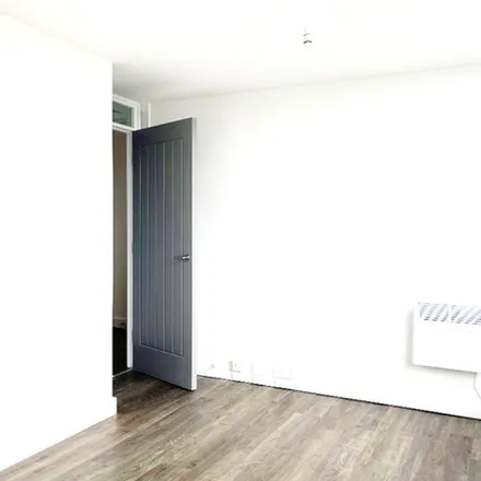 Rent this 1 bed apartment on Oldham Road in Manchester, M40 2FW