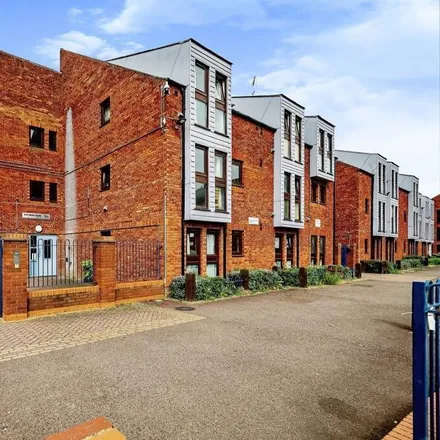 Image 1 - Wycliffe End, Aylesbury, HP19 7XB, United Kingdom - Apartment for rent