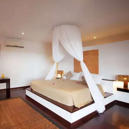 Rent this 3 bed house on Aloft Bali Seminyak in Jalan Batu Belig 228, Seminyak 80361