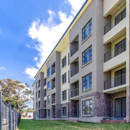Rent this 2 bed apartment on West Riding in Bellaire, Somerset West