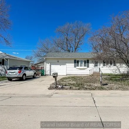 Buy this 3 bed house on 1090 South Cherry Street in Grand Island, NE 68801