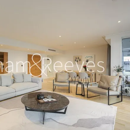 Rent this 3 bed apartment on Fountain House in The Boulevard, London