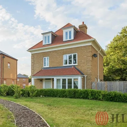Rent this 5 bed house on 19 Lushington Drive in London, EN4 0FE