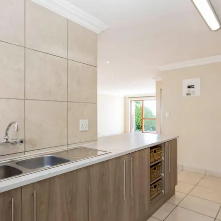 Image 2 - Uys Krige Drive, Loevenstein, Bellville, 7530, South Africa - Townhouse for rent