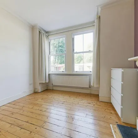 Image 5 - Byegrove Road, London, SW19 2AY, United Kingdom - Apartment for rent