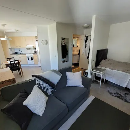 Rent this 1 bed apartment on Bolmensgatan in 302 66 Halmstad, Sweden