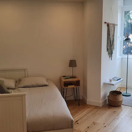 Rent this 1 bed apartment on Rua Peixinho Junior in 2770-113 Oeiras, Portugal