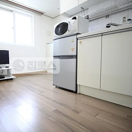 Rent this studio apartment on 서울특별시 강북구 미아동 330-11