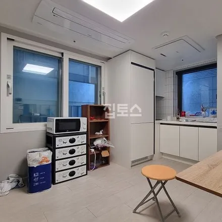 Rent this studio apartment on 서울특별시 광진구 구의동 251-169