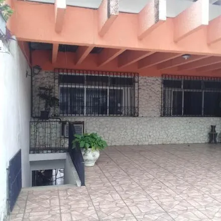 Buy this 3 bed house on Rua Tarce Menezes de Freitas Lima in Jardim 25 de Agosto, Duque de Caxias - RJ