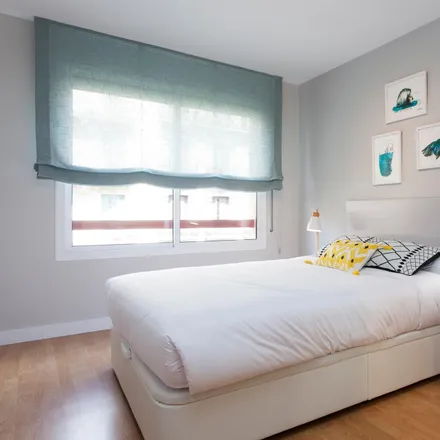 Rent this 3 bed apartment on Llibreria Horitzons in Carrer del Rosselló, 268