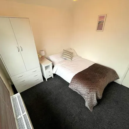 Image 4 - Layton Avenue, Mansfield Woodhouse, NG18 5PD, United Kingdom - Room for rent