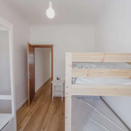 Rent this 2 bed apartment on Churrasqueira Paraíso in Rua do Paraíso, 4000-376 Porto