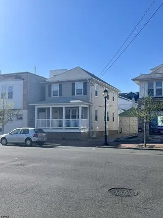 Rent this 3 bed house on Hot Bagels & More in 7807 Ventnor Avenue, Margate City