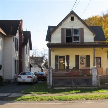 Rent this 4 bed house on 45 Bennett St