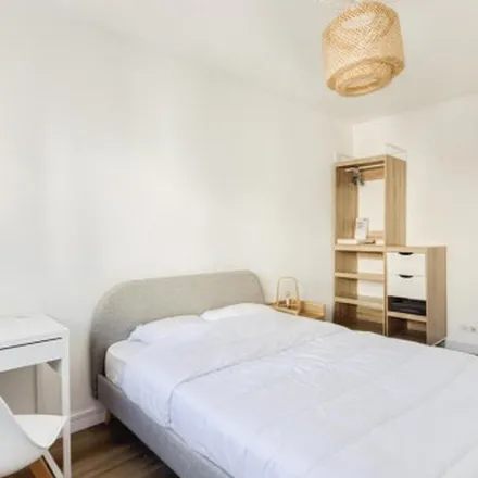 Rent this 5 bed apartment on 1 Quai des Belges in 13001 1er Arrondissement, France