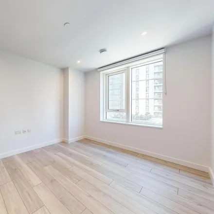 Rent this 2 bed apartment on New Kent Road in London, SE17 1GL