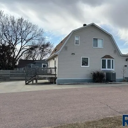 Buy this 5 bed house on 1055 West 7th Avenue in Mitchell, SD 57301