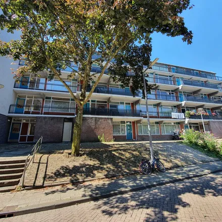 Rent this 3 bed apartment on Oudaenstraat 38 in 3031 XR Rotterdam, Netherlands
