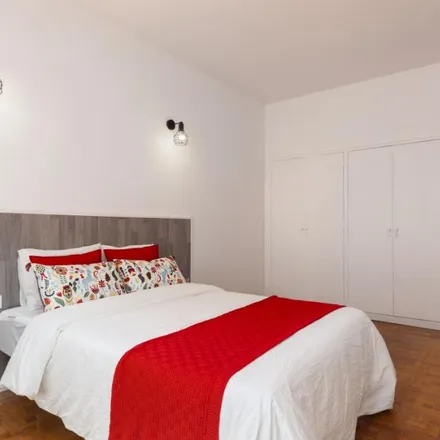 Rent this 5 bed room on Carrer de Balmes in 199, 08001 Barcelona