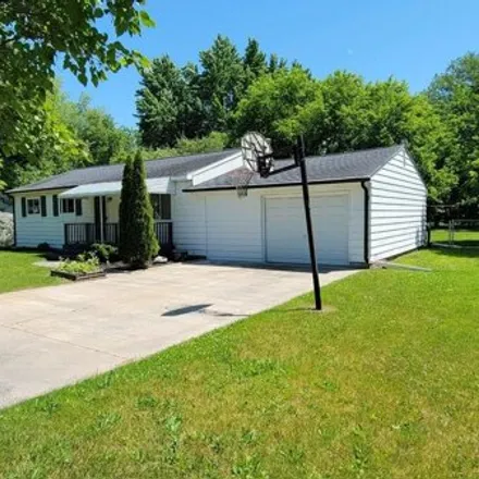 Buy this 3 bed house on 2993 Douglas Dr in Bay City, Michigan