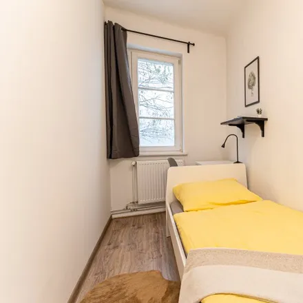 Rent this 4 bed room on Zinsgutstraße 74 in 12489 Berlin, Germany