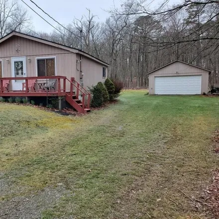 Buy this 2 bed house on 135 Lakeview Circle in Lackawaxen Township, PA 18428