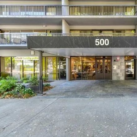 Buy this 3 bed condo on 579 N Street in Sacramento, CA 95814