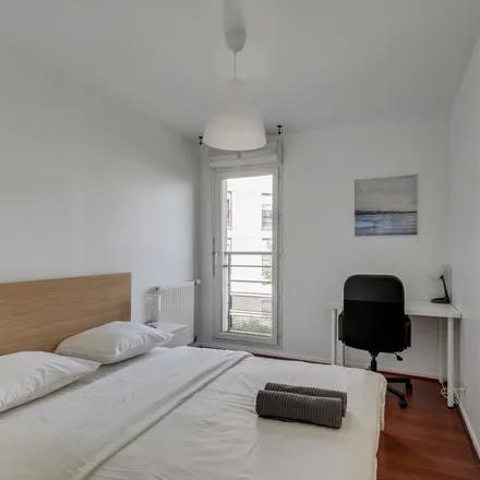 Rent this 5 bed apartment on 45 Rue Henri Barbusse in 95100 Argenteuil, France