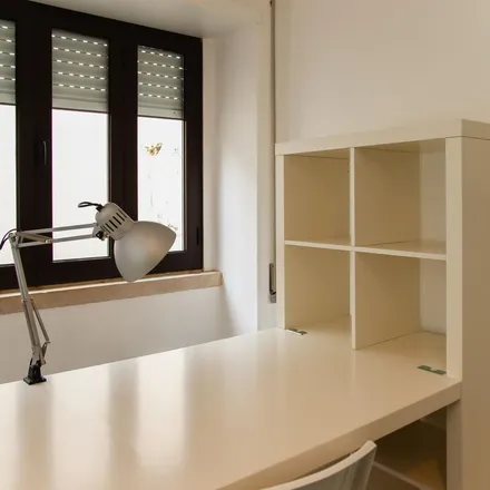 Rent this 5 bed apartment on Rua Teixeira de Carvalho 41 in 3000-396 Coimbra, Portugal