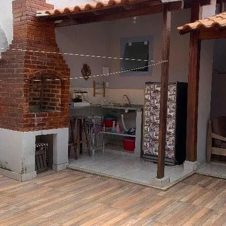 Buy this 2 bed house on Rua Doutor Waldir Costa in Piratininga, Niterói - RJ