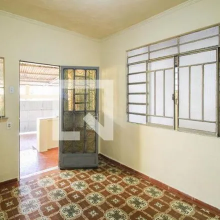 Rent this 2 bed house on Rua Oscar Soares in Centro, Nova Iguaçu - RJ