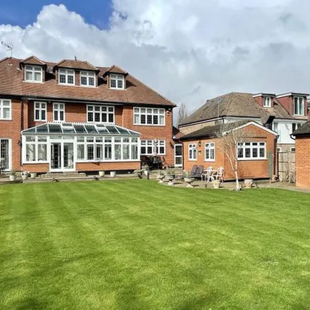 Rent this 6 bed apartment on 72 Broad Walk in Winchmore Hill, London