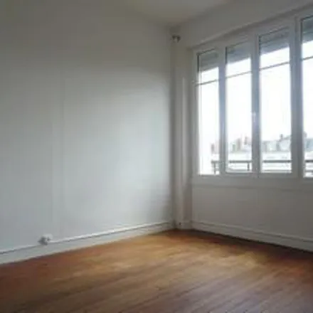 Rent this 3 bed apartment on 7 Rue Jules Polo in 44000 Nantes, France
