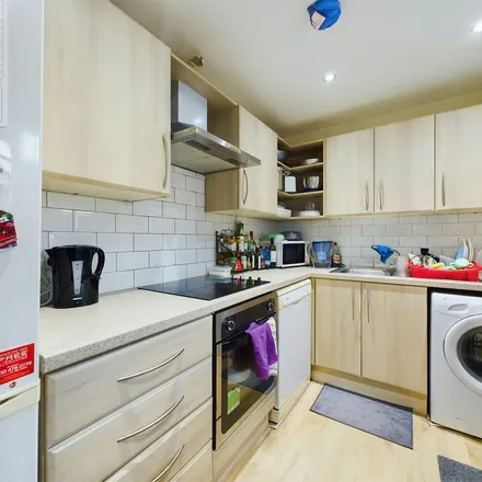 Rent this 2 bed apartment on Ecclesall Road/Carrington Road in Ecclesall Road, Sheffield