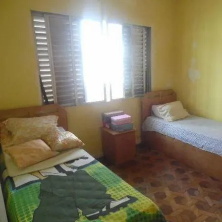 Buy this 3 bed house on Rua Coronel Camisão in Oswaldo Cruz, São Caetano do Sul - SP