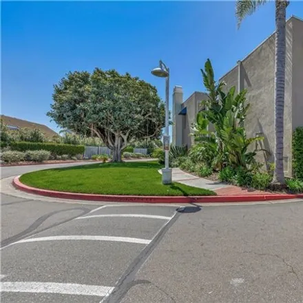 Image 4 - 3382 Sparkler Drive, Huntington Beach, CA 92649, USA - House for sale