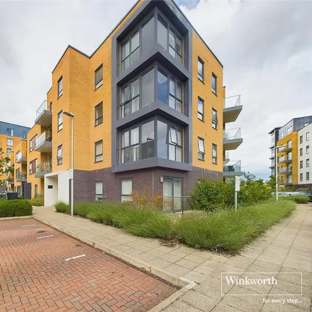 Rent this 2 bed apartment on Peregrine House in 1-307 Padworth Avenue, Reading