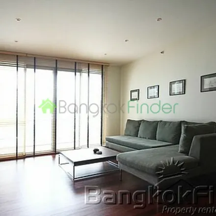 Rent this 2 bed apartment on Krung Kasem Road in Khlong Maha Nak Subdistrict, Pom Prap Sattru Phai District
