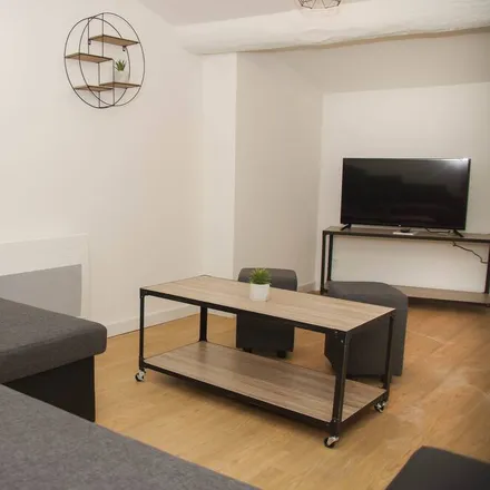 Rent this 1 bed apartment on 11200 Lézignan-Corbières