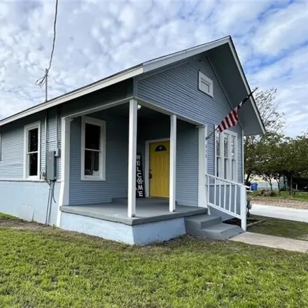 Image 1 - 551 Mitchell Avenue, Seguin, TX 78155, USA - House for sale