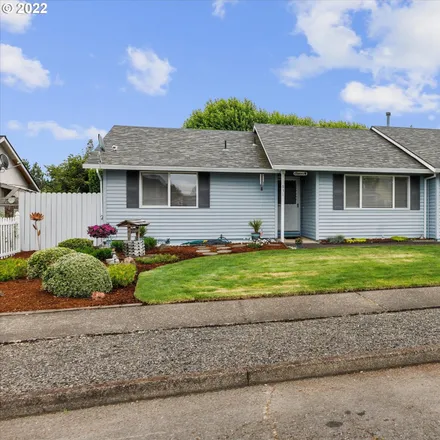 Buy this 3 bed house on 607 Wedgewood Drive in Molalla, Clackamas County
