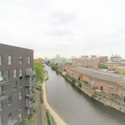 Image 5 - Yeoman Court, 15 Tweed Walk, Bromley-by-Bow, London, E14 6TP, United Kingdom - Apartment for sale