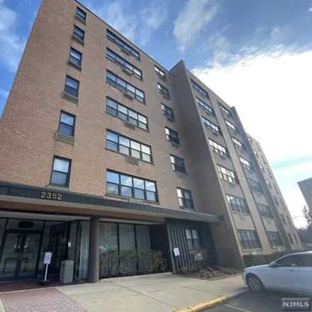 Buy this 1 bed condo on 2300 Franklin Street in Linwood, Fort Lee