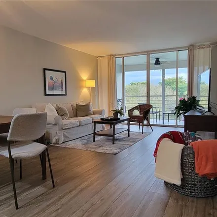 Image 2 - Poinciana Place, Pine Island Ridge, Pine Island, FL 33324, USA - Apartment for rent