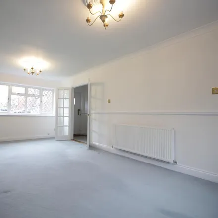 Image 2 - Dukes Orchard, London, DA5 2DU, United Kingdom - House for rent