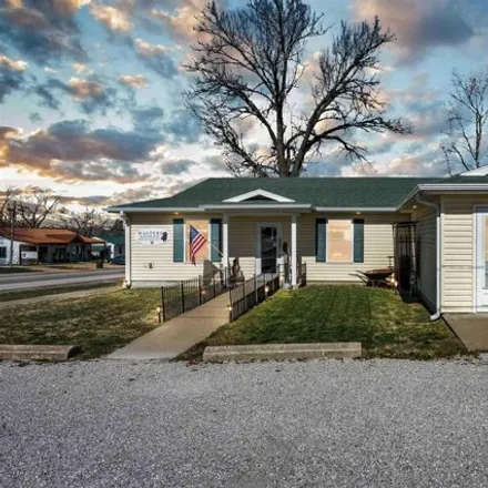 Buy this studio house on 110 North Franklin Street in Windsor, MO 65360