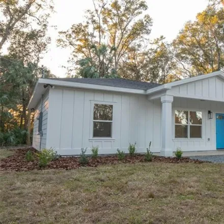 Buy this 3 bed house on 165 Kelly Lane in Putnam County, FL 32640